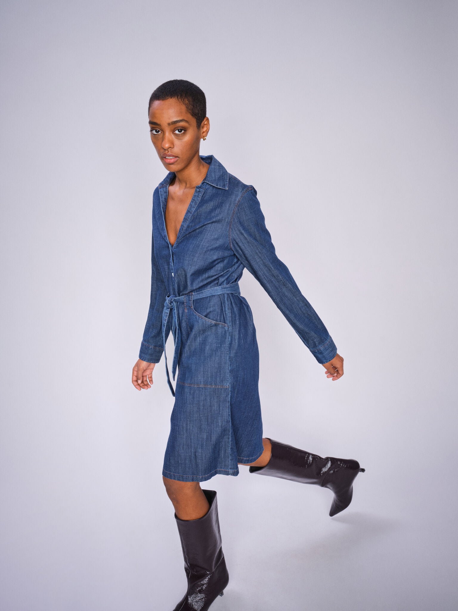 Modelshot / Dark Blue / Detail